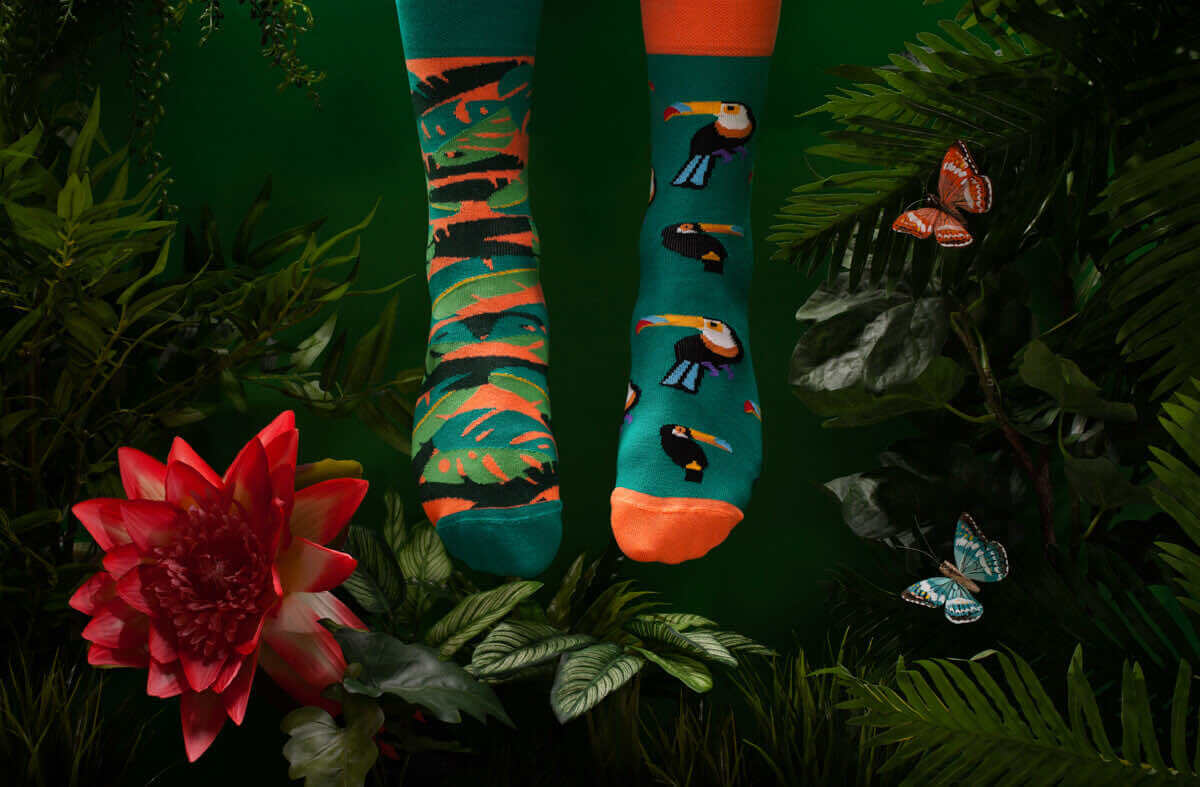 TROPICAL HEAT - Tropische sokken met toekans